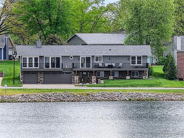 8 Guyenne Drive, Lake St Louis, MO 63367