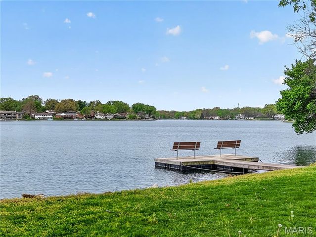 8 Guyenne Drive, Lake St Louis, MO 63367