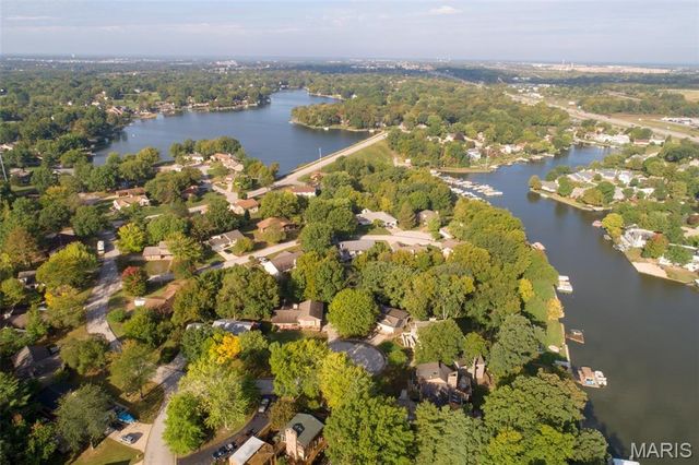 8 Guyenne Drive, Lake St Louis, MO 63367