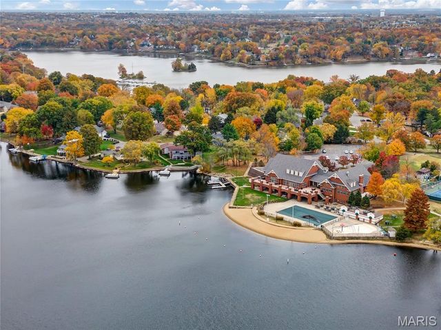 8 Guyenne Drive, Lake St Louis, MO 63367
