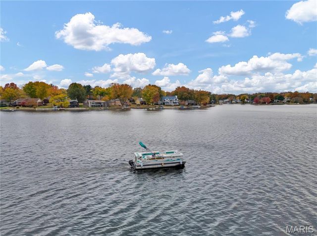 8 Guyenne Drive, Lake St Louis, MO 63367