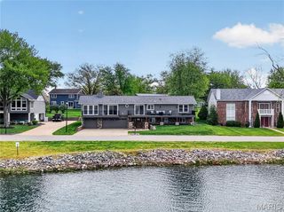 8 Guyenne Drive, Lake St Louis, MO 63367