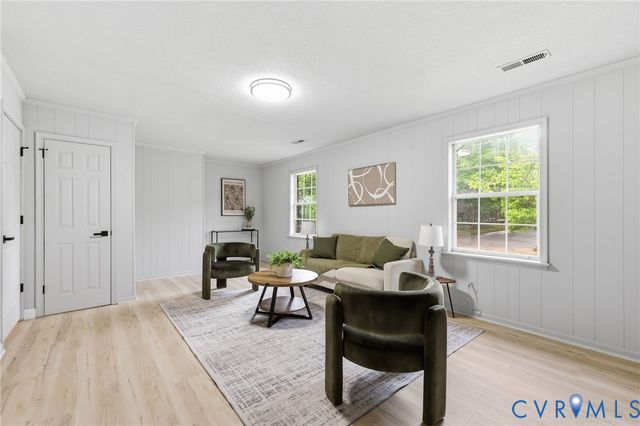 6033 Barrister Rd, Chester, VA 23832