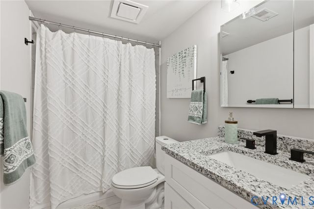 6033 Barrister Rd, Chester, VA 23832