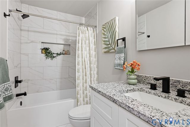 6033 Barrister Rd, Chester, VA 23832