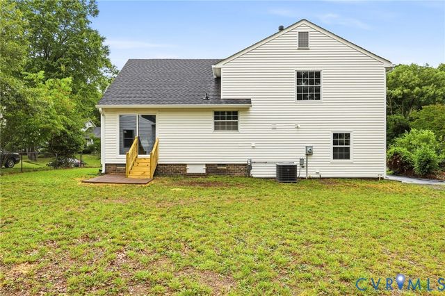 6033 Barrister Rd, Chester, VA 23832