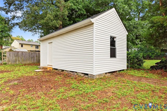 6033 Barrister Rd, Chester, VA 23832