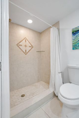 1222 Hillsboro Mile 11, Hillsboro Beach, FL 33062
