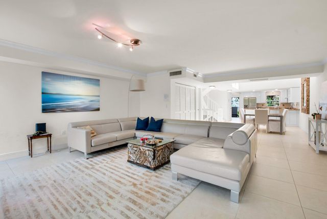 1222 Hillsboro Mile 11, Hillsboro Beach, FL 33062