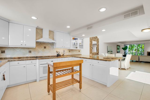 1222 Hillsboro Mile 11, Hillsboro Beach, FL 33062