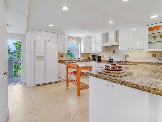 1222 Hillsboro Mile 11, Hillsboro Beach, FL 33062
