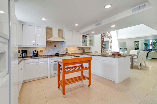 1222 Hillsboro Mile 11, Hillsboro Beach, FL 33062