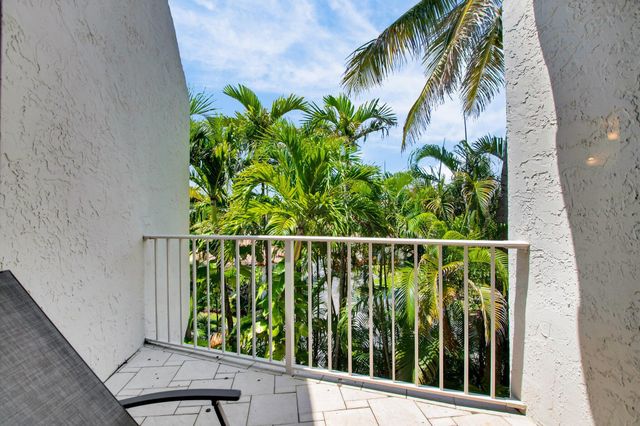 1222 Hillsboro Mile 11, Hillsboro Beach, FL 33062