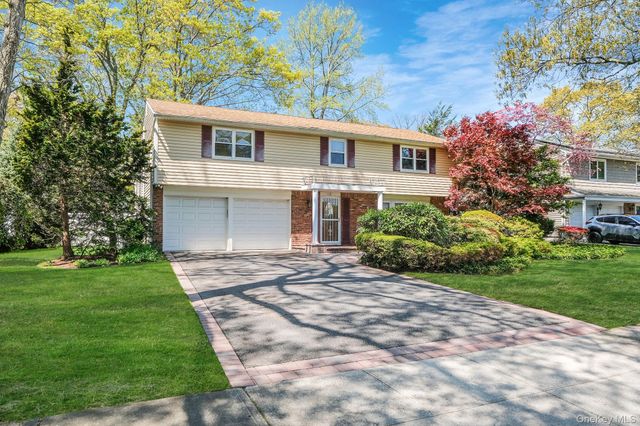 12 Kristi Lane, Lake Grove, NY 11755