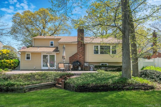 12 Kristi Lane, Lake Grove, NY 11755