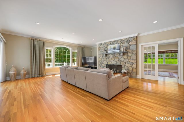 12 Woodbine Way, Stamford, CT 06903