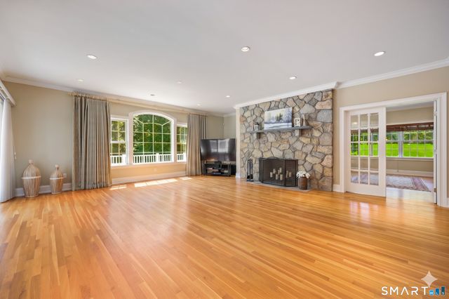12 Woodbine Way, Stamford, CT 06903