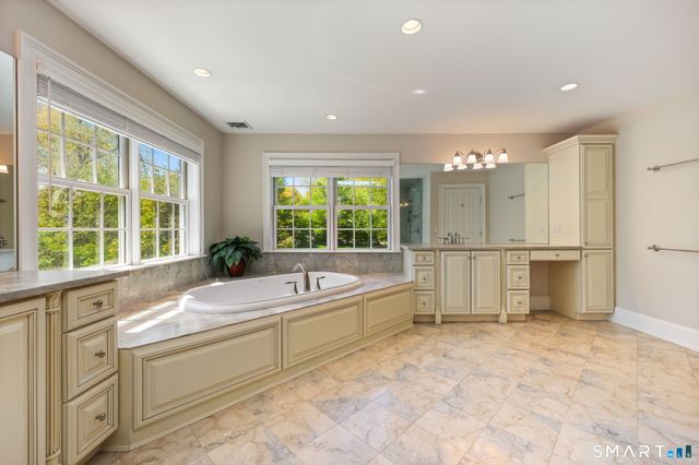 12 Woodbine Way, Stamford, CT 06903