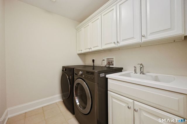 12 Woodbine Way, Stamford, CT 06903