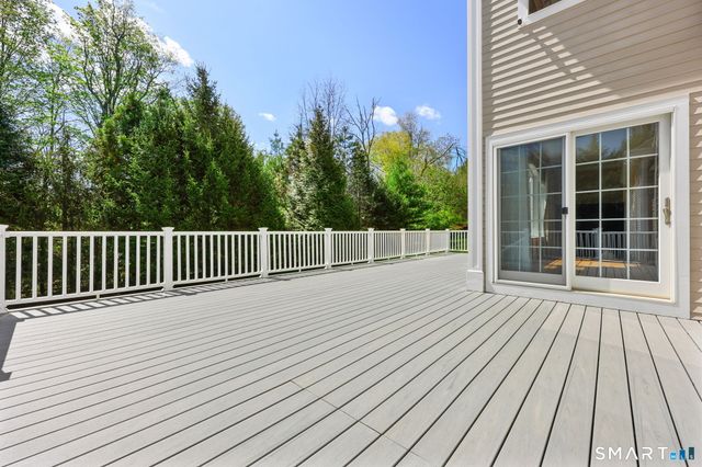 12 Woodbine Way, Stamford, CT 06903