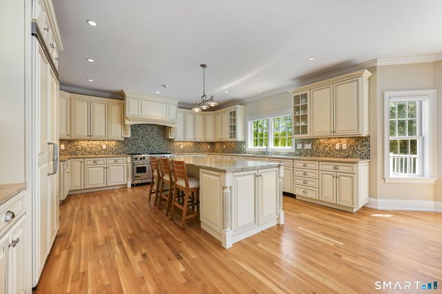 12 Woodbine Way, Stamford, CT 06903