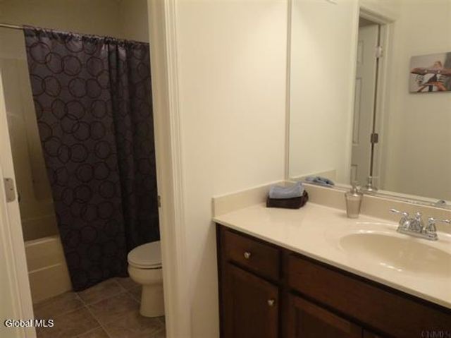 4 Karl Farm Road, Sand Lake, NY 12018