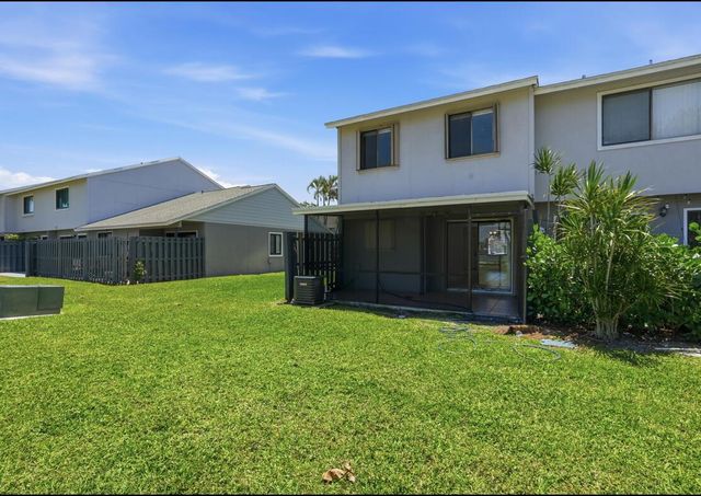4901 Pier Drive, Greenacres, FL 33463