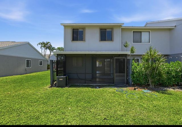 4901 Pier Drive, Greenacres, FL 33463