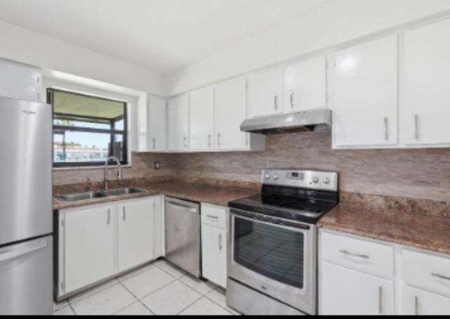 4901 Pier Drive, Greenacres, FL 33463
