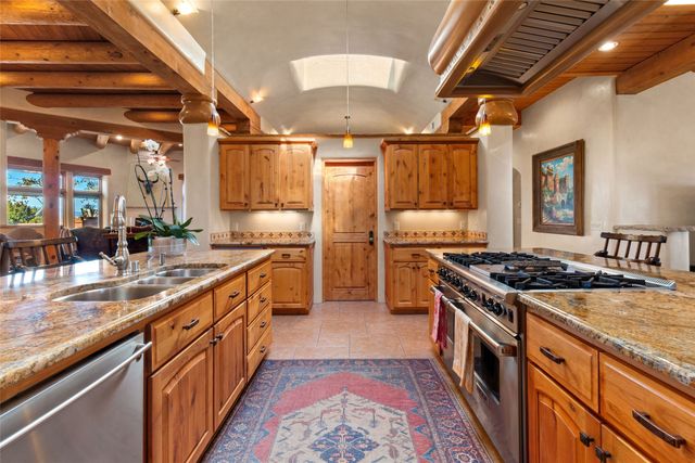 8 High Ridge Road, Santa Fe, NM 87506