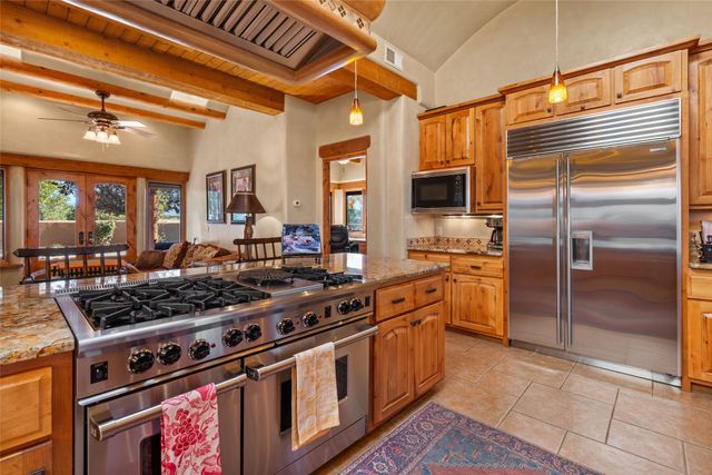 8 High Ridge Road, Santa Fe, NM 87506