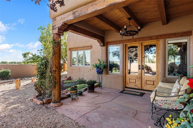 8 High Ridge Road, Santa Fe, NM 87506
