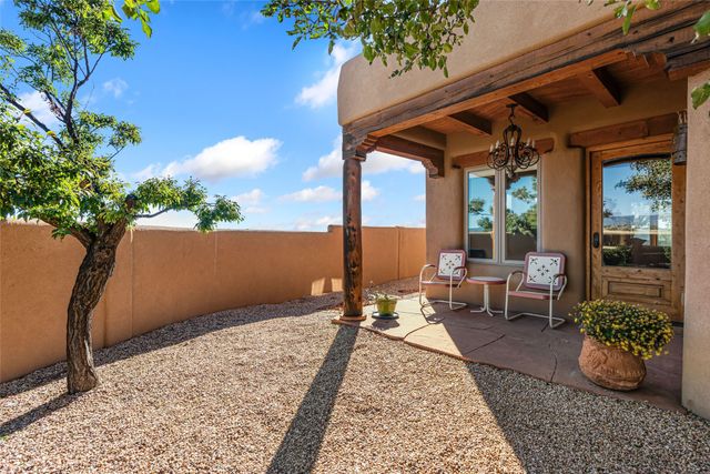 8 High Ridge Road, Santa Fe, NM 87506