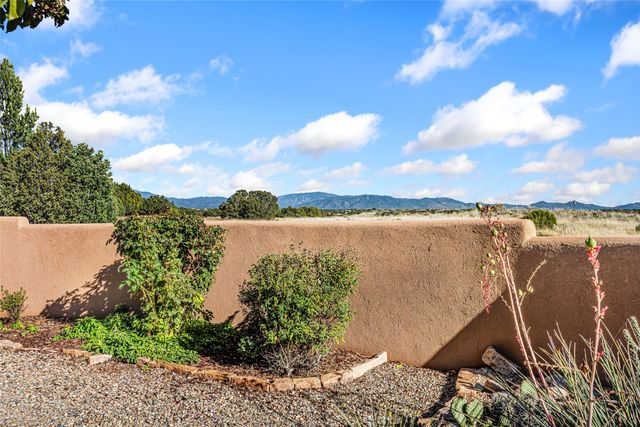 8 High Ridge Road, Santa Fe, NM 87506