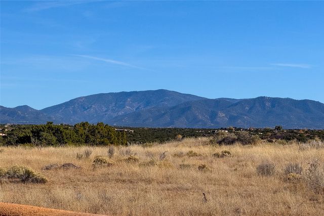 8 High Ridge Road, Santa Fe, NM 87506