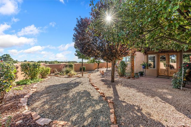 8 High Ridge Road, Santa Fe, NM 87506