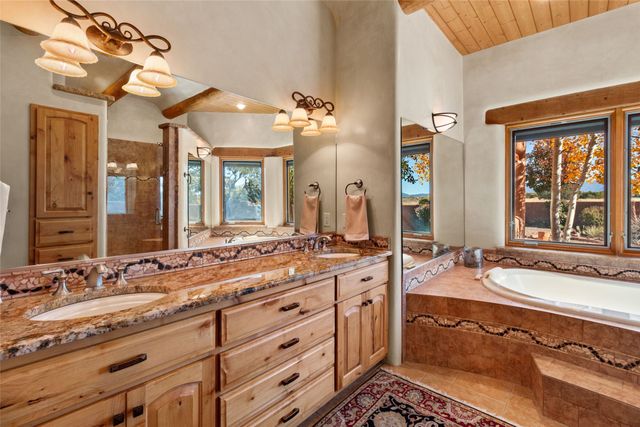 8 High Ridge Road, Santa Fe, NM 87506