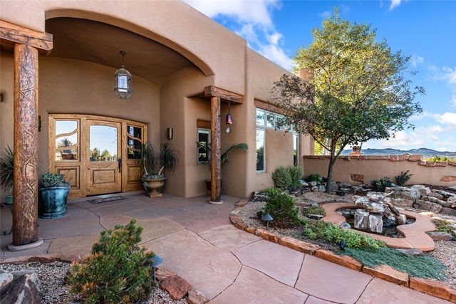 8 High Ridge Road, Santa Fe, NM 87506
