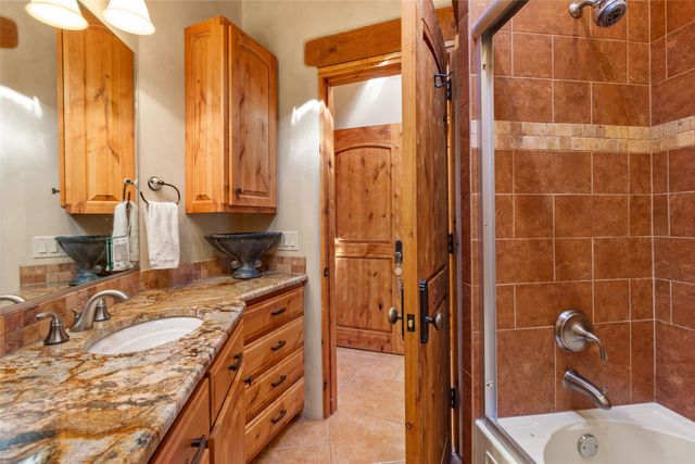 8 High Ridge Road, Santa Fe, NM 87506