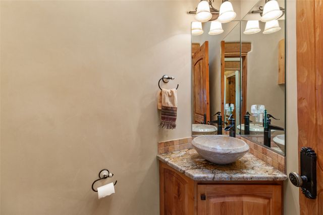 8 High Ridge Road, Santa Fe, NM 87506