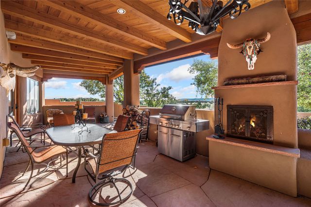 8 High Ridge Road, Santa Fe, NM 87506