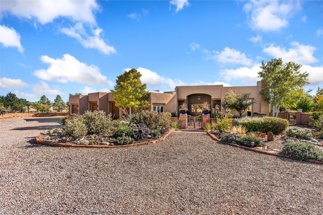 8 High Ridge Road, Santa Fe, NM 87506