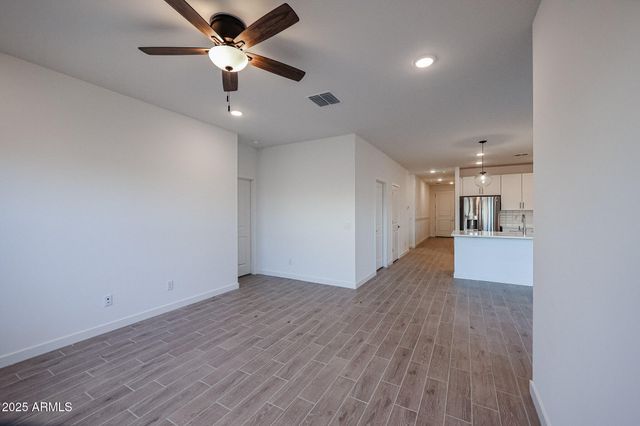 7986 W FRIER Drive, Glendale, AZ 85303
