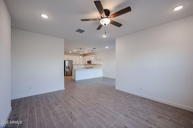 7986 W FRIER Drive, Glendale, AZ 85303