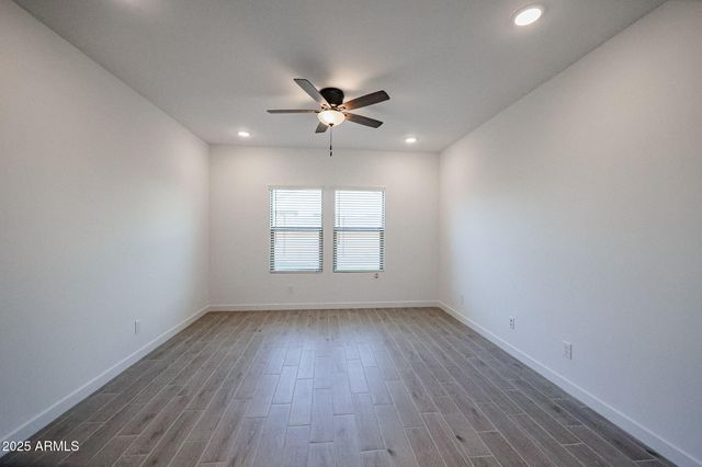 7986 W FRIER Drive, Glendale, AZ 85303