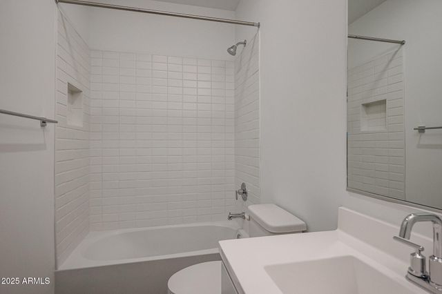 7986 W FRIER Drive, Glendale, AZ 85303