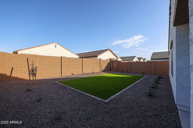 7986 W FRIER Drive, Glendale, AZ 85303