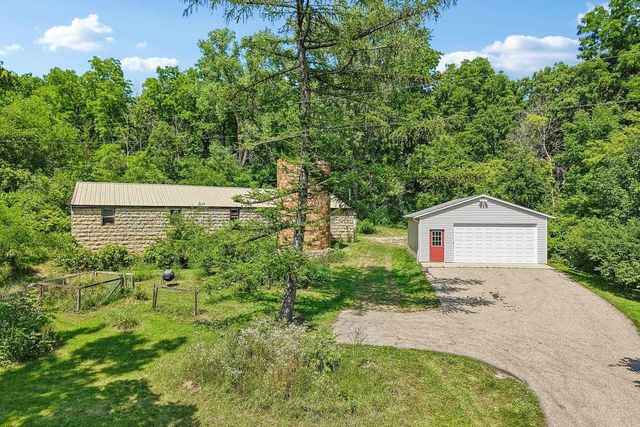 2348 Highway 92, Mount Horeb, WI 53572