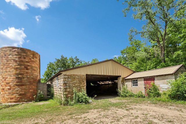 2348 Highway 92, Mount Horeb, WI 53572