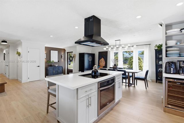 9123 SW 181st St, Palmetto Bay, FL 33157